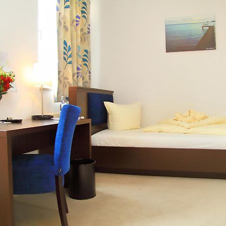 Röbel Hotel Mueritzterrasse מראה חיצוני תמונה